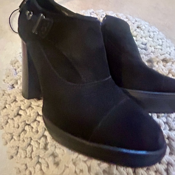 Tod's Black Suede Ankle Boots Size 7 - Picture 4 of 16